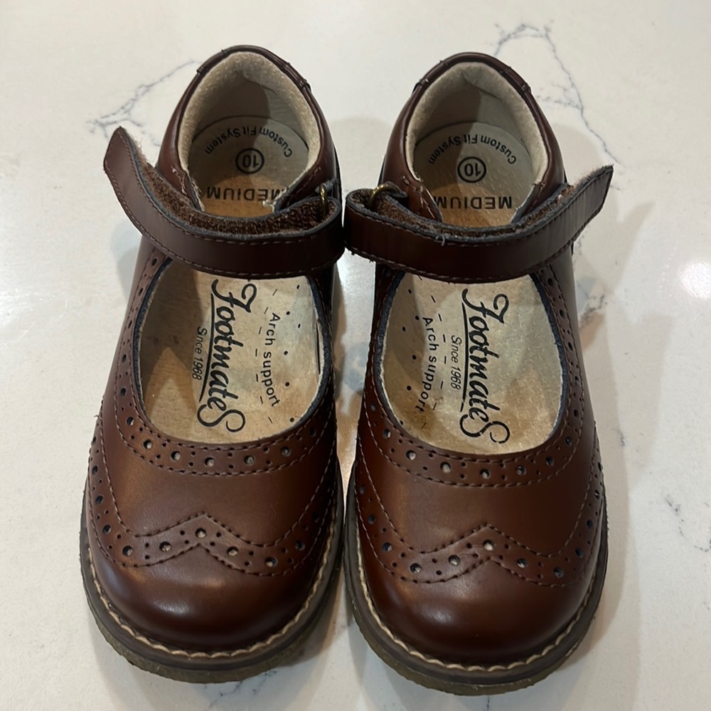 Brown footmates